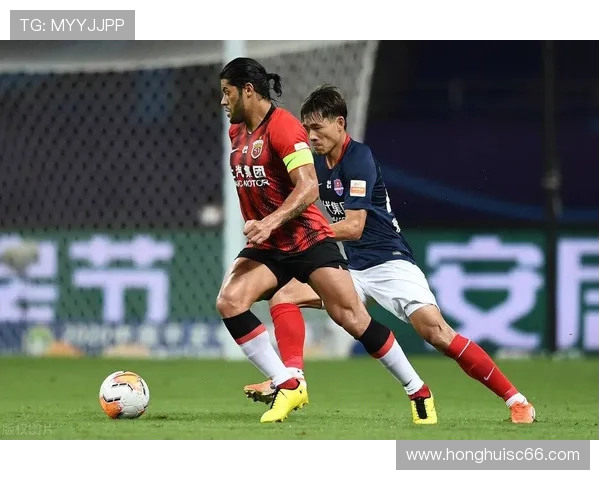 重庆足球队状态引发热议球迷对未来表现充满期待与担忧